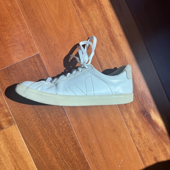 Veja Esplar Sneakers in White Natural Leather & Suede | Size 8 - Picture 7 of 12